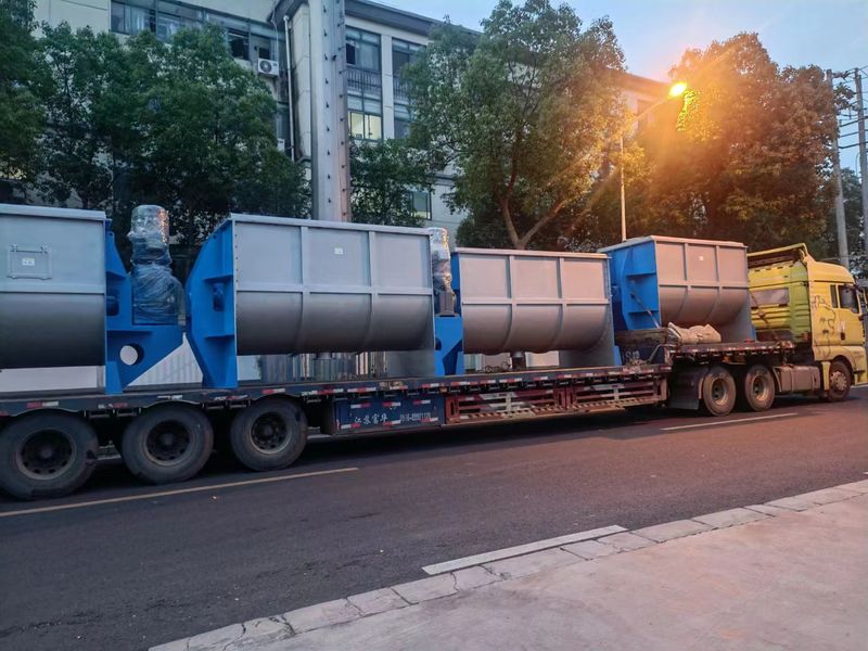 卧式雙螺帶混合機(jī)